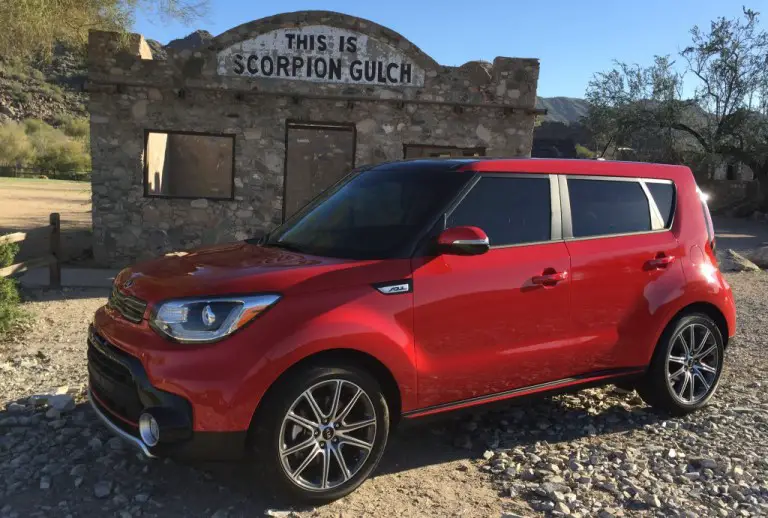 Kia soul red