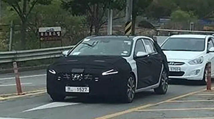 Hyundai i30 facelift – first spy photo